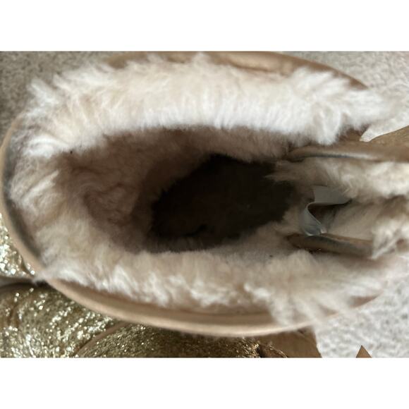UGG Gold Glitter Sparkle Ankle Shearling Line Bow Back Boot - Picture 2 of 12